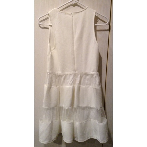 💕DAINTY HOOLIGAN💕 Short White Dress ~ DAMAGED - Picture 5 of 6